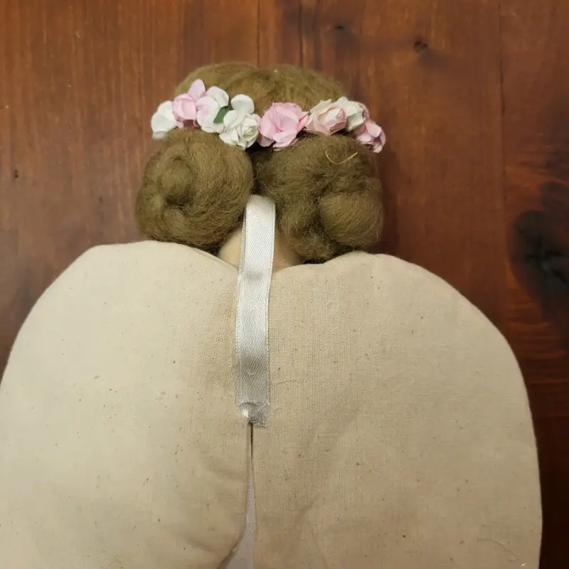 Muñeca de tela ángel con vestido blanco - 6