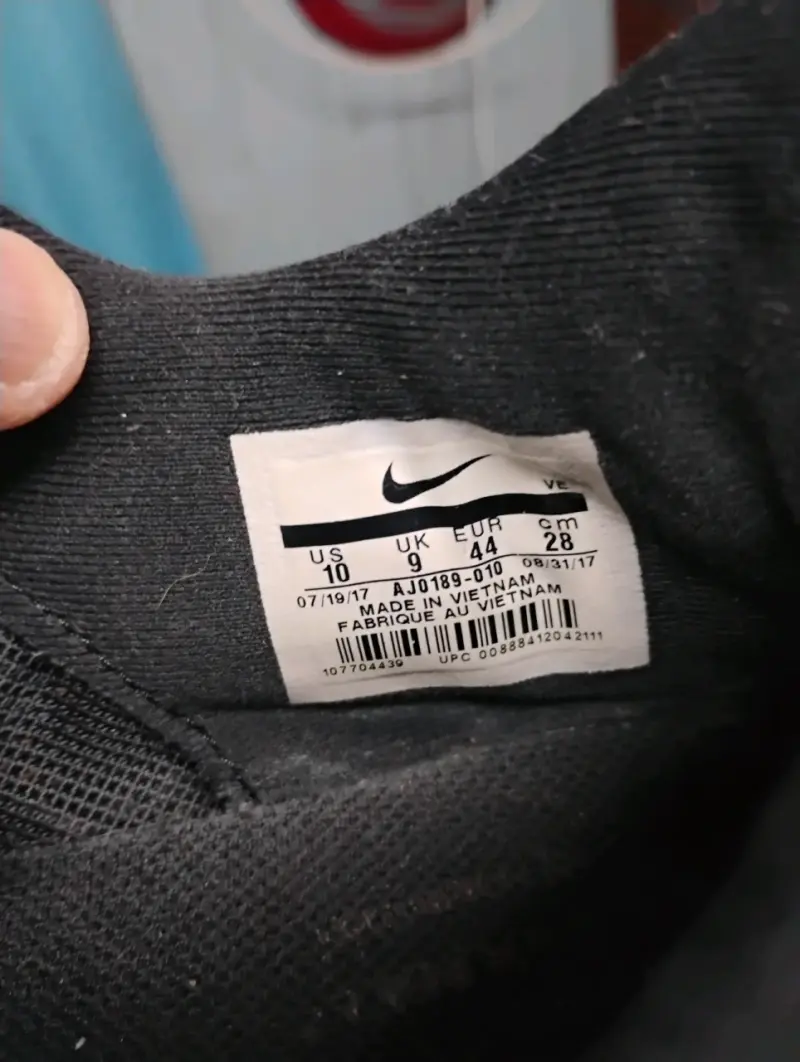 Zapatillas deportivas negras Nike usadas - 3
