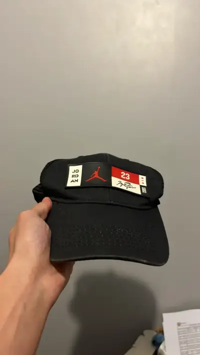 Gorra negra Jordan 23 edición especial - miniatura 1