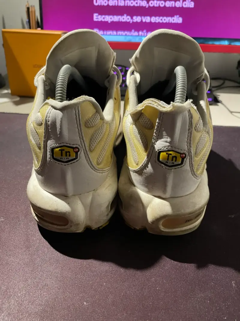 Zapatillas deportivas Nike Air blancas usadas - 4