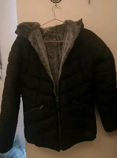 Chaqueta acolchada negra con forro térmico - miniatura 1