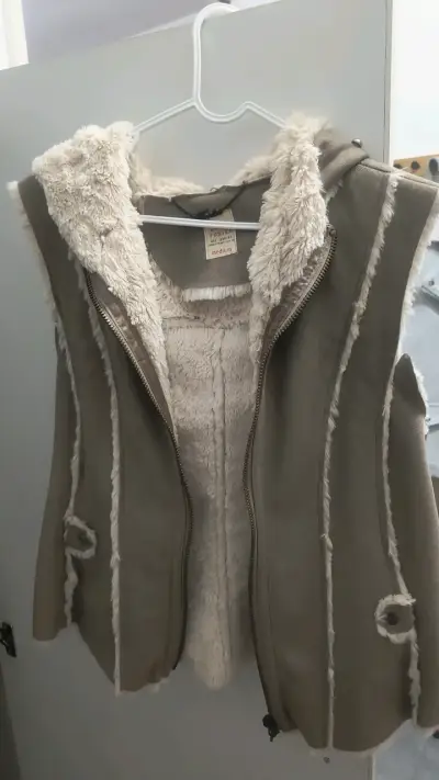 Chaqueta acolchada negra con forro térmico - miniatura 2