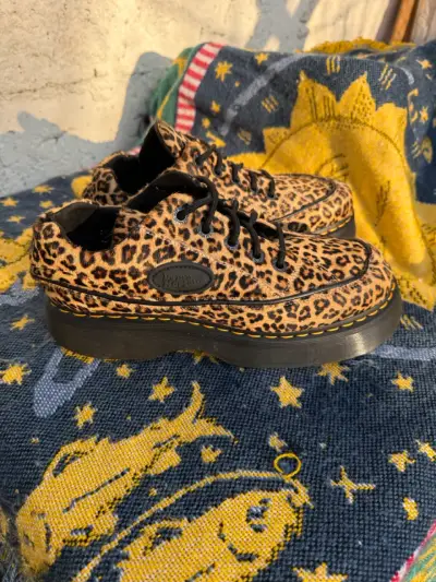 Zapatos Dr. Martens Buzz Hair-on Leopard - miniatura 2