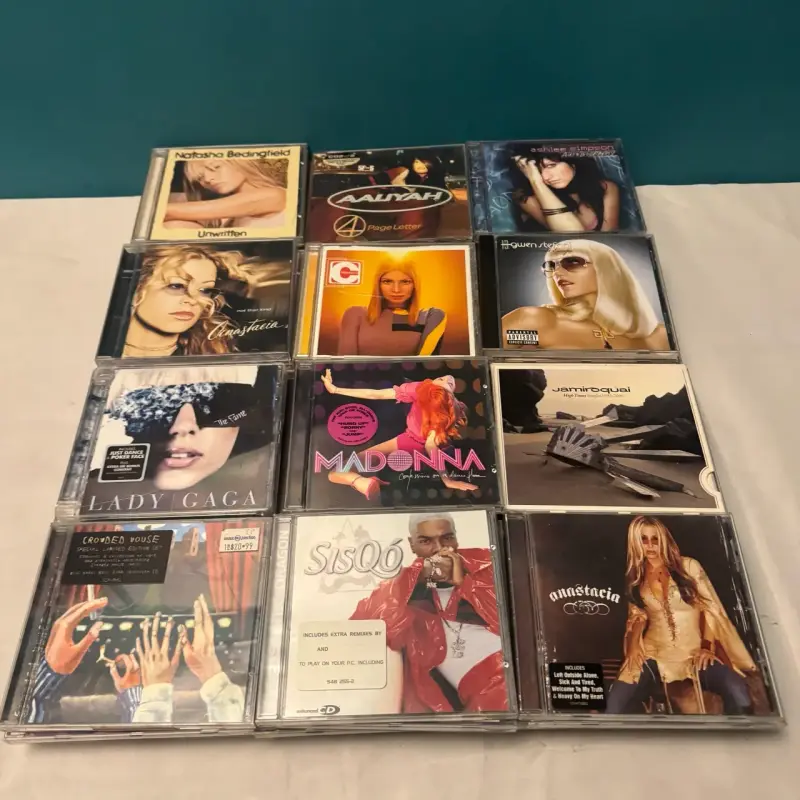 Colección de CDs de música pop variada - 5