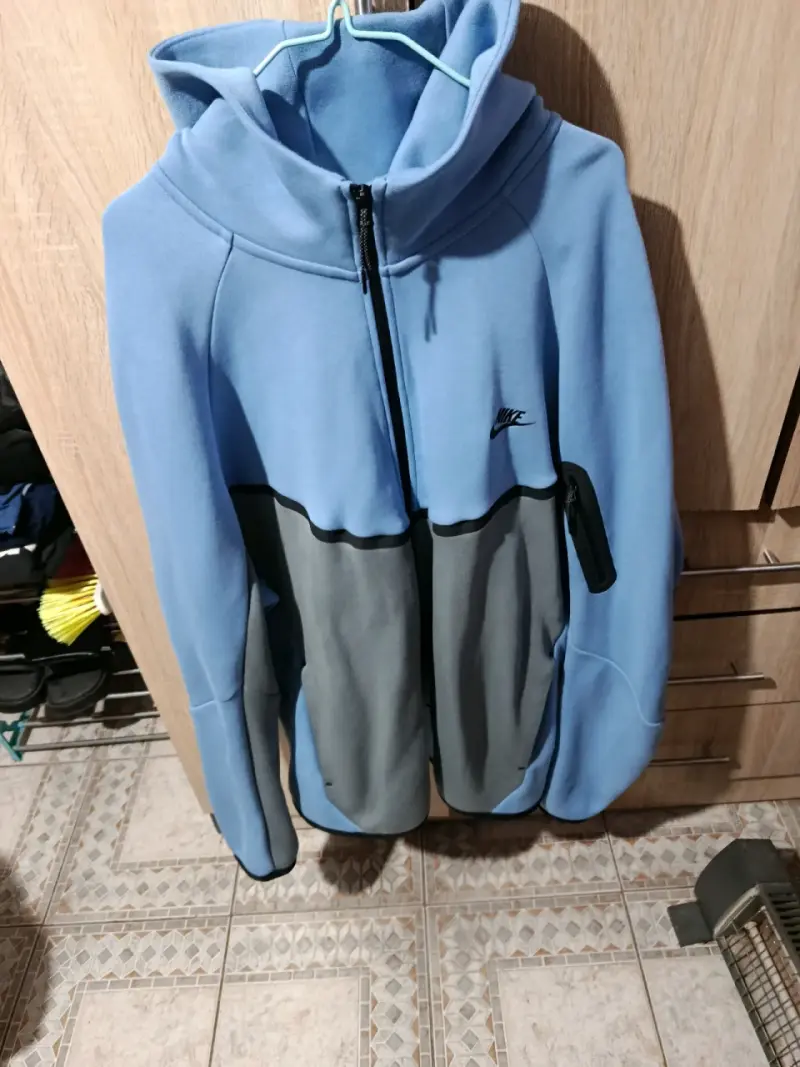 Polerón Nike tech azul con capucha - 2