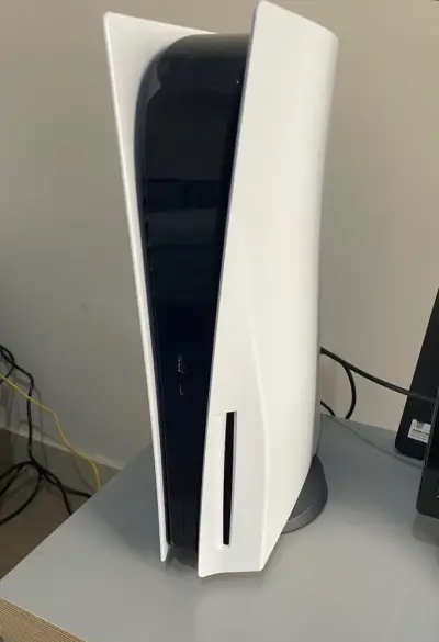 Consola PS5 con accesorios y juegos - miniatura 2