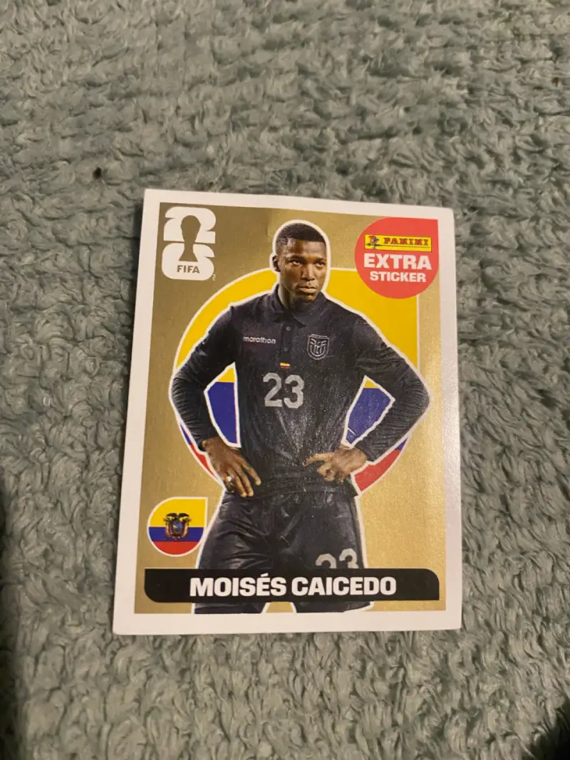 Lámina Moisés Caicedo extra sticker oro gold - 1