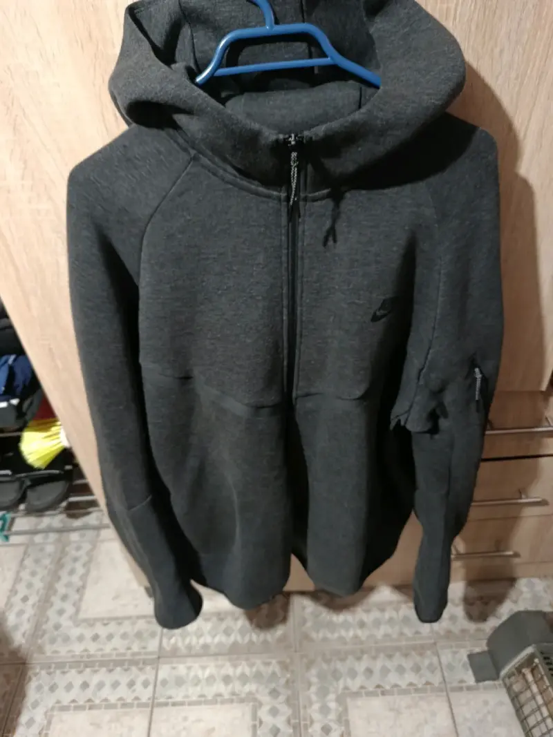 Polerón y pantalon Nike tech gris oscuro - 2