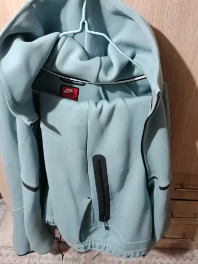 Polerón y pantalón Nike tech verde claro - miniatura 2