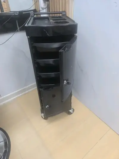 Carro auxiliar de peluquería 💇‍♀️ - miniatura 3