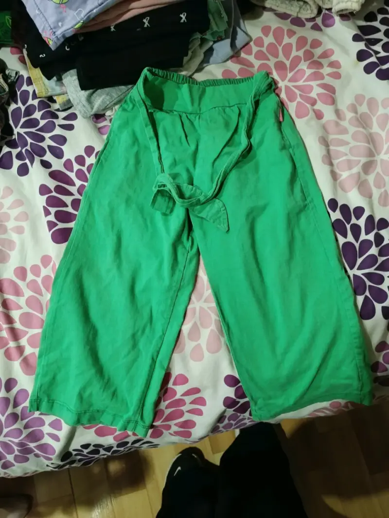 Pantalones verdes para niña