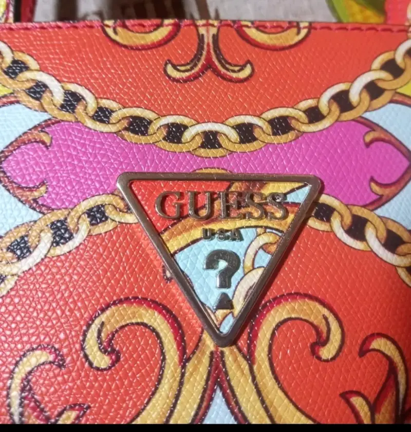 Cartera Guess estampada colorida - 1
