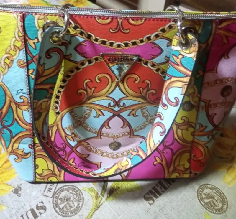 Cartera Guess estampada colorida - 3