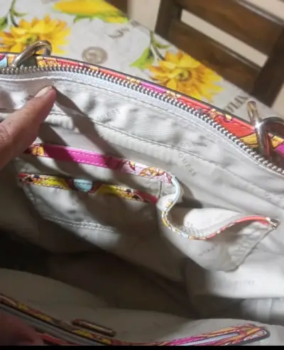 Cartera Guess estampada colorida - miniatura 5