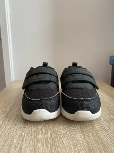 Zapatillas deportivas negras para niños - miniatura 1