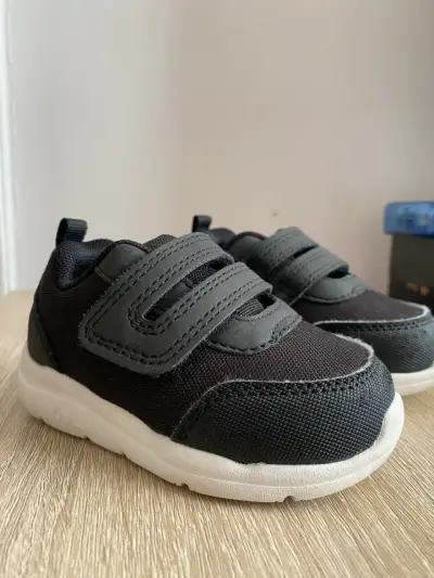 Zapatillas deportivas negras para niños - miniatura 2