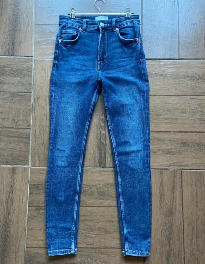 Jeans azul oscuro de tiro alto para mujer - miniatura 1