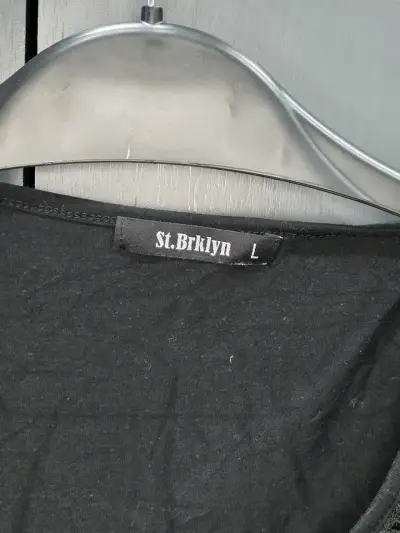 Polera negra con encaje St. Bklyn - miniatura 3