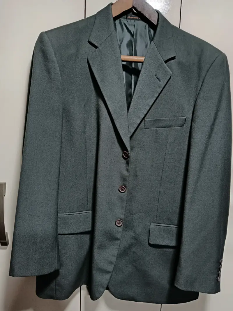 Terno completo+corbata, de regalo excelente estado - 2