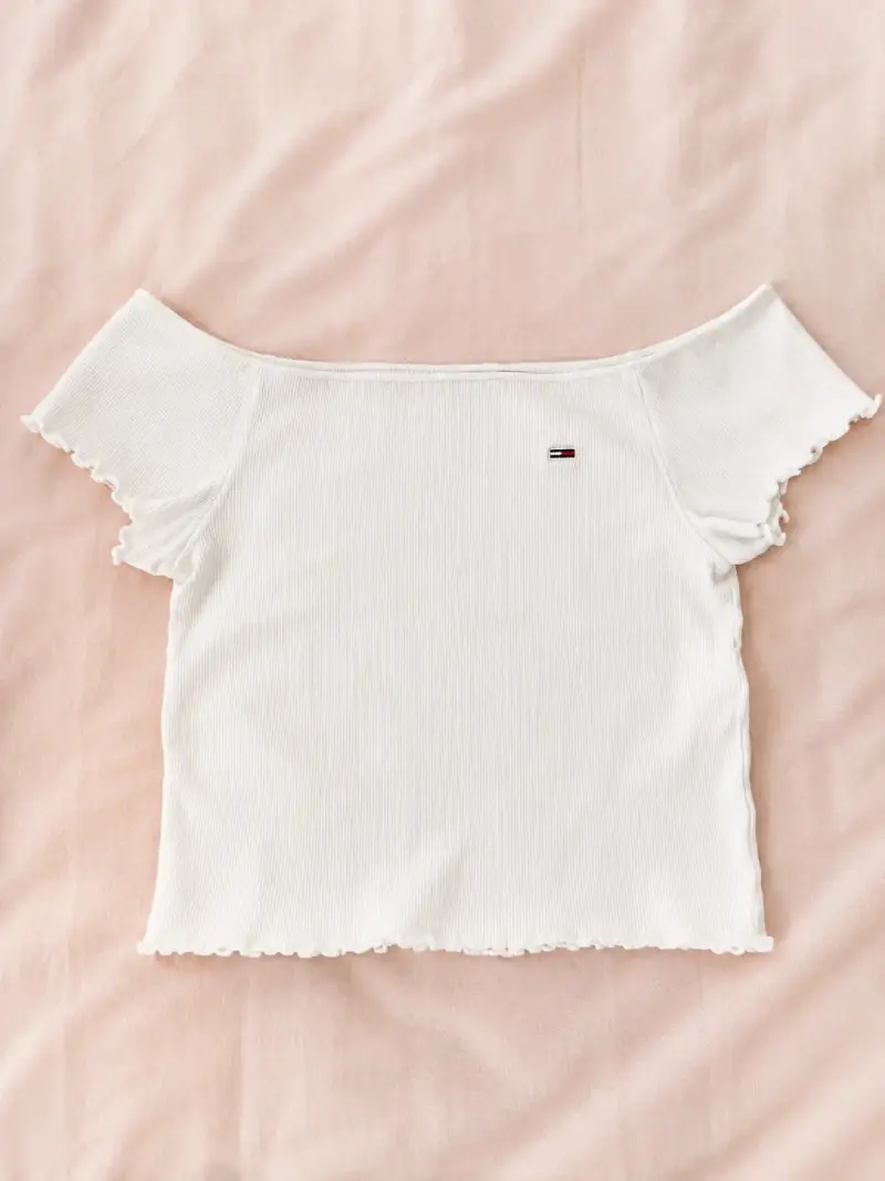 Polera blanca hombros descubiertos Tommy Hilfiger - 1