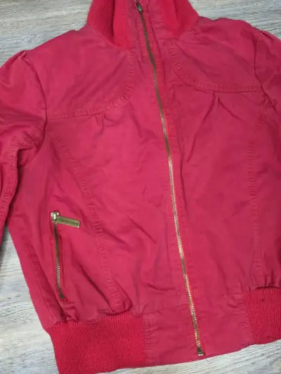Chaqueta roja de algodón con cierre - miniatura 3