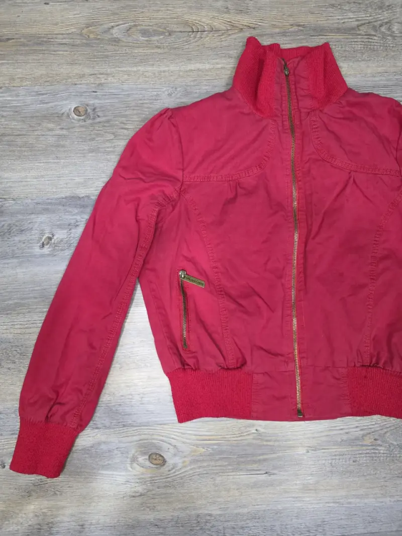 Chaqueta roja de algodón con cierre - 4