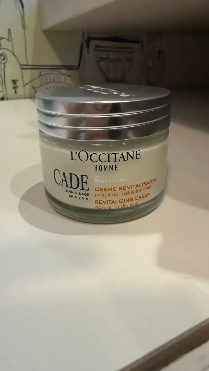 Crema revitalizante L'Occitane Homme Cade - 1