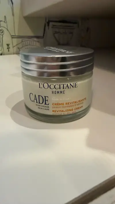 Crema revitalizante L'Occitane Homme Cade - miniatura 1