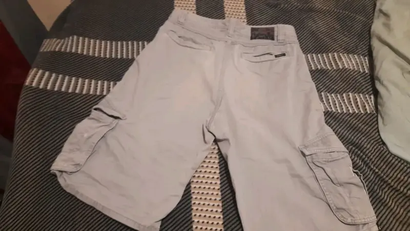 Bermudas cargo beige para hombre - 1