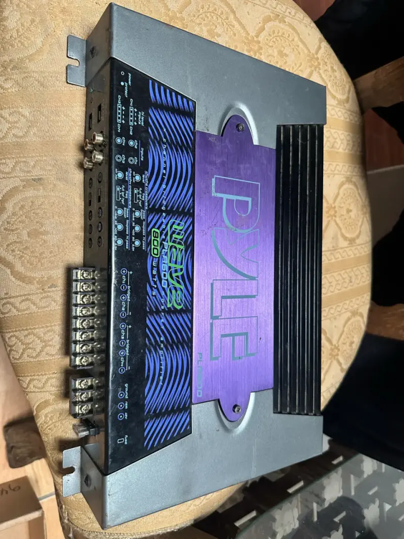 Amplificador Pyle 800W para auto - 1