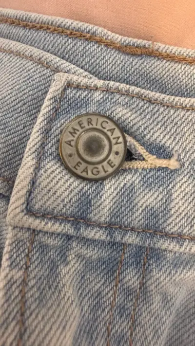 Shorts American eagle de mezclilla desgastados - miniatura 3