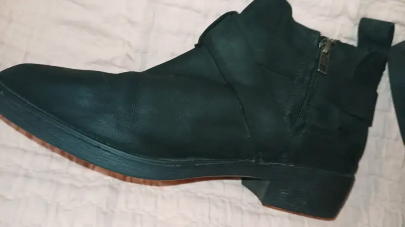 Botines negros UGG cuero con hebilla para mujer - 5