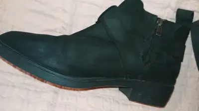 Botines negros UGG cuero con hebilla para mujer - miniatura 5