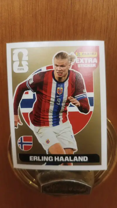 Lámina Panini Erling Haaland Extra Sticker Oro - miniatura 1