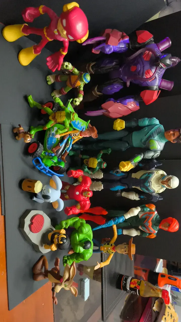 Lote de figuras de acción variadas - 2