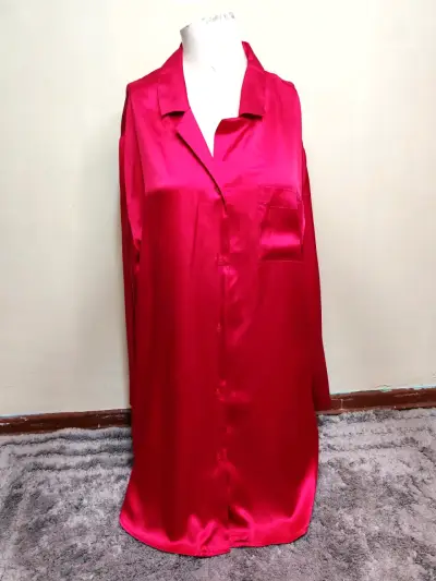 Camisa de satén Victoria’s Secret - miniatura 1