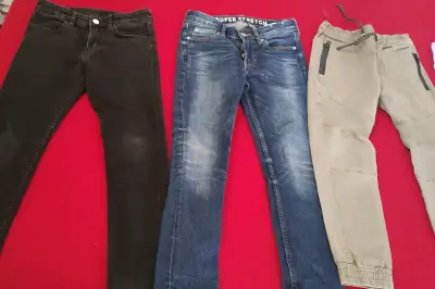 Lote de pantalones para niño en varios colores - miniatura 3