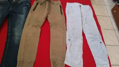Lote de pantalones para niño en varios colores - miniatura 4
