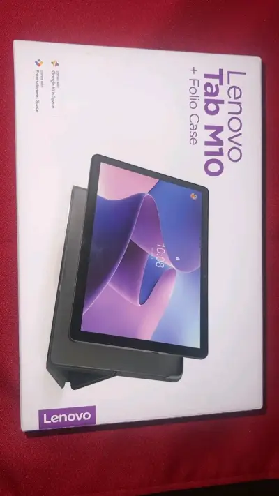 Tablet Lenovo Tab M10 con funda folio - miniatura 1