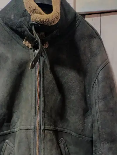Chaqueta de cuero con forro de lana cien mil pesos - miniatura 1