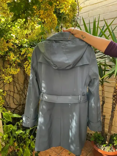 Abrigo trench Calvin Klein gris-celeste para mujer - miniatura 2