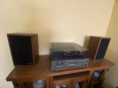 Tocadiscos vintage Kenwood con parlantes - miniatura 1