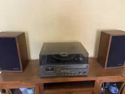 Tocadiscos vintage Kenwood con parlantes - miniatura 3