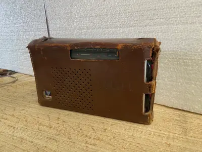 Radio vintage Conion TR-8 con antena - miniatura 3