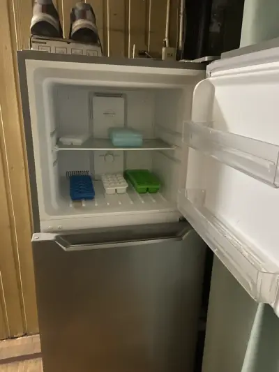 Refrigerador compacto en buen estado - miniatura 4