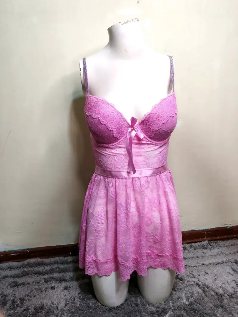 Baby doll de encaje rosa con lazo - 1
