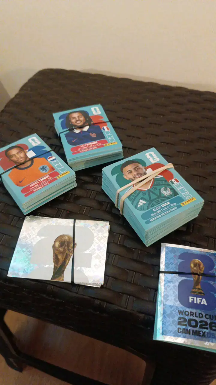 Lote de láminas del Mundial FIFA 2026 - 2