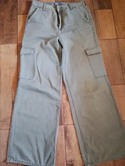 Pantalones cargo verdes para mujer - miniatura 1