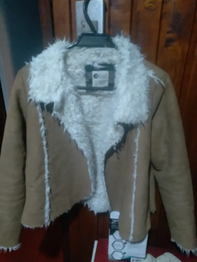 Chaqueta de gamuza con forro de lana sintética