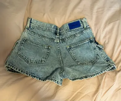 Falda short foster de mezclilla c bolsillos cargo - miniatura 2